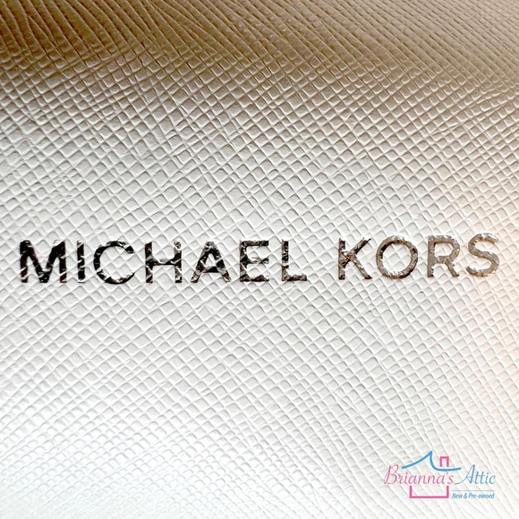 MICHAEL KORS TEXTURED WHITE HARD CLAM SHELL SUNGLASS CASE+CLEANING CLOTH+BOOKLET - Picture 5 of 7